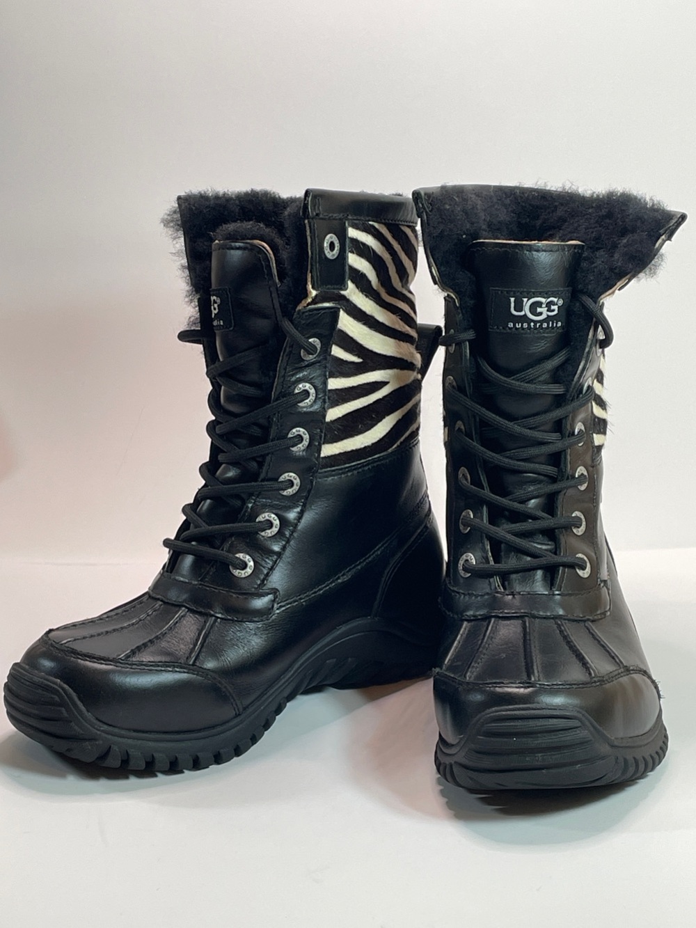 UGG Adirondack Black Leather Lace-Up Winter Boots with Zebra Accent Size 6